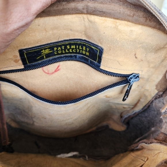 PAT SMILEY COLLECTION SUPER SOFT LEATHER BACKPACK - Picture 16 of 16